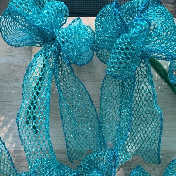 TWELVE Handmade Bows - Picture 5 of 7